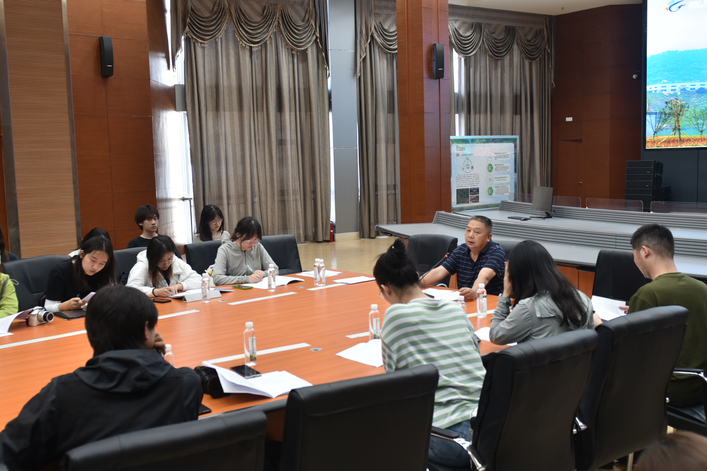 校企聯袂繪藍圖，北林學子訪金森